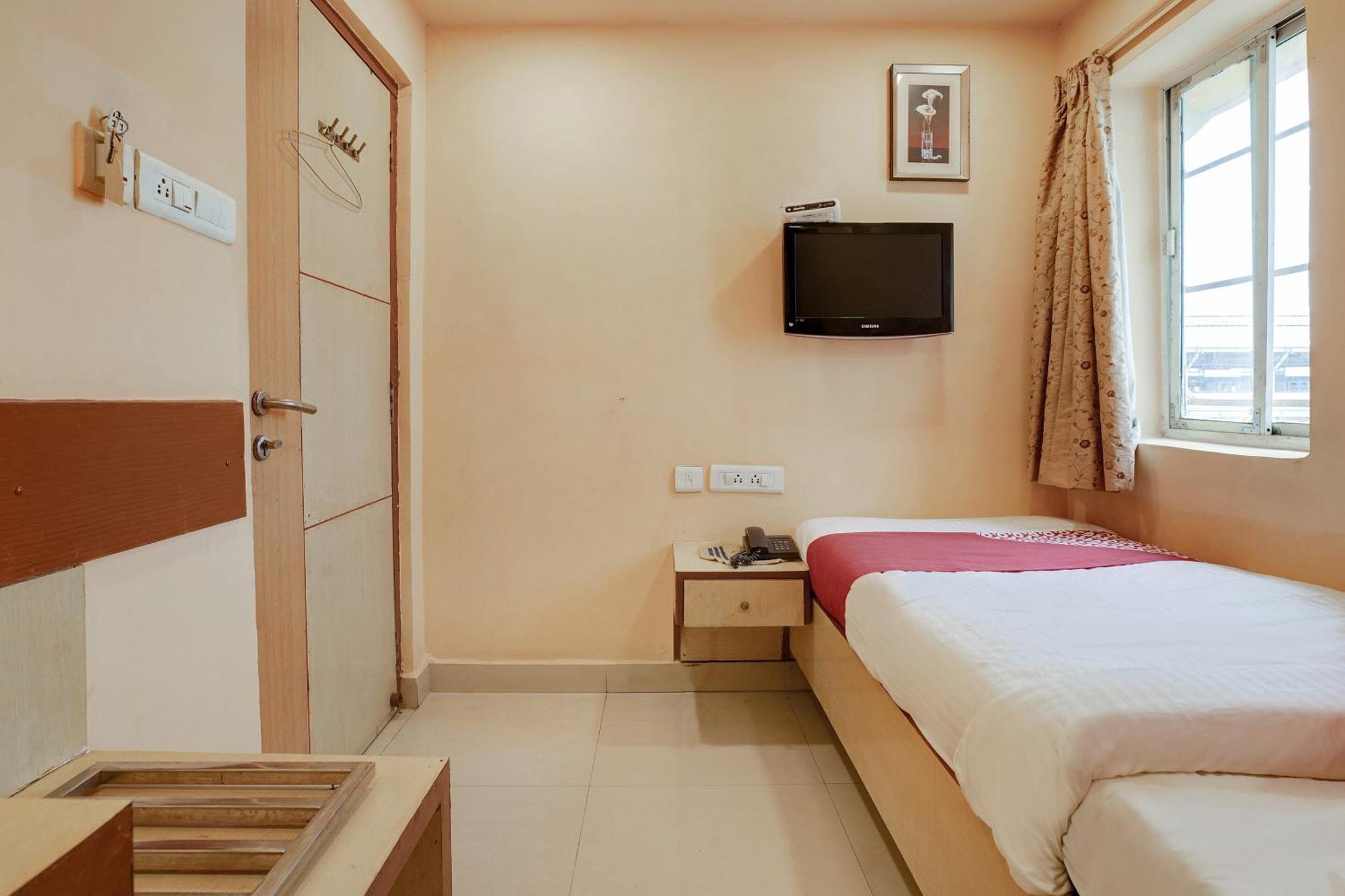 Hotel O Shanta Residency Lodge Sururnagar Eksteriør bilde